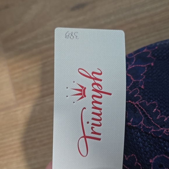 Triumph 38B - Picture 2 of 2